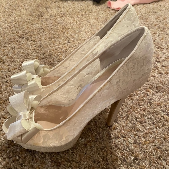 Open toe Lace heels with bows - Picture 6 of 8